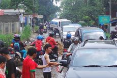 Rasakan Parahnya Jalan Ciseeng, Ahok Bakal Beri Hibah ke Kabupaten Bogor 