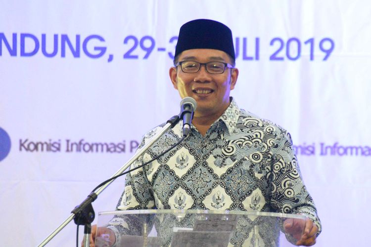 Gubernur Jawa Barat Ridwan Kamil saat membuak acara Rapat Kerja Teknis (Rakernis) ke-9 Komisi Informasi se-Indonesia di Hotel Courtyard Marriot, Bandung, Senin (29/7/2019). 