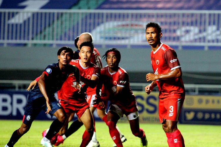 Pemain senior PSM Makassar saat melawan Arema FC pada pekan 1 Liga 1 2021-2022 yang berakhir dengan skor 1-1 di Stadion Pakansari Bogor, Minggu (5/9/2021) malam.