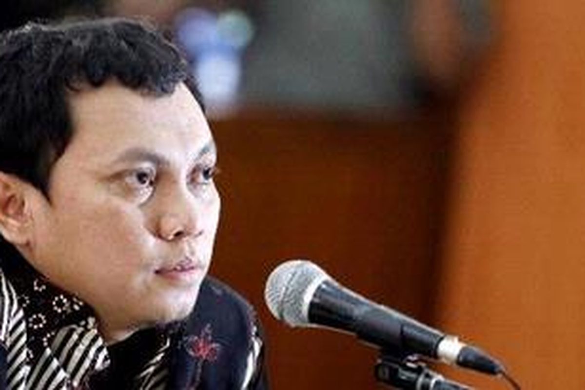 Gayus Halomoan Tambunan saat mengikuti persidangan di Pengadilan Negeri Jakarta Selatan, Rabu (8/9/2010).