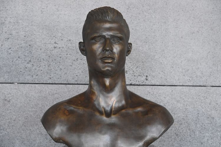 Bukan Cuma Patung, Cristiano Ronaldo Juga Diabadikan Jadi Nama Bandara