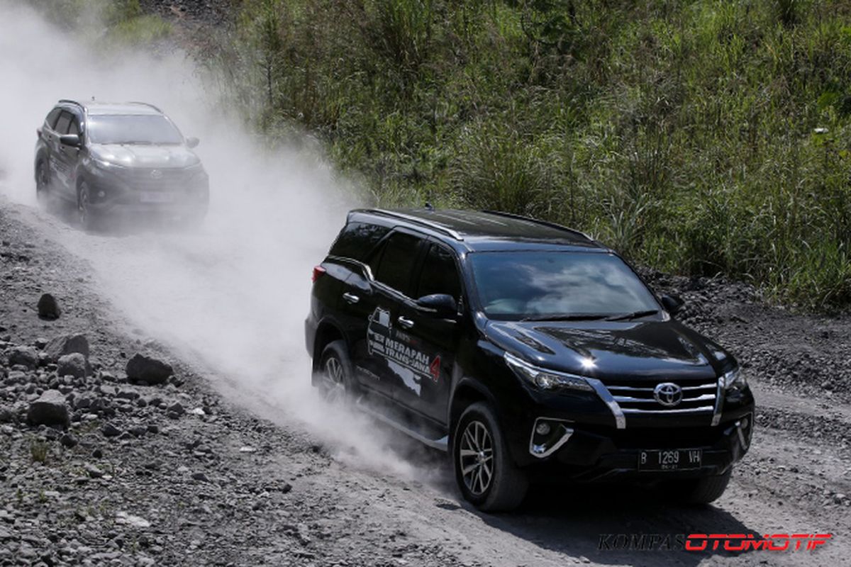Uji ketangguhan Toyota Fortuner VRZ di Kali Kuning Merapi