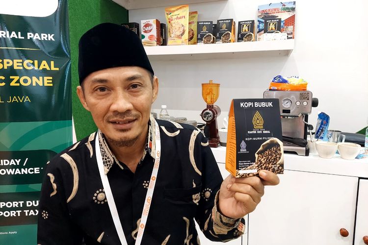 Taufiqul Mujab Ketua Klaster Kopi Kabupaten Kendal saat ditemui di Apkasi Expo 2024 di JCC, Kamis (11/7/2024)