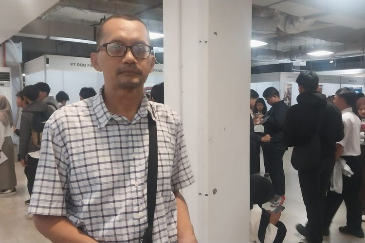 Usia 53 Tahun, Pang Tetap Berburu Kerja di Job Fair Bogor demi Menafkahi Tiga Anak