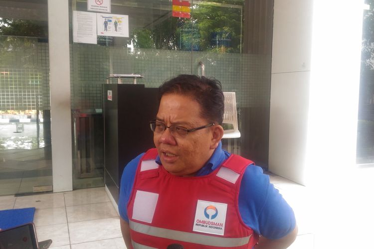 Anggota ORI, Adrianus Meliala, saat meninjau Jakarta Timur, Jumat (7/6/2019).  