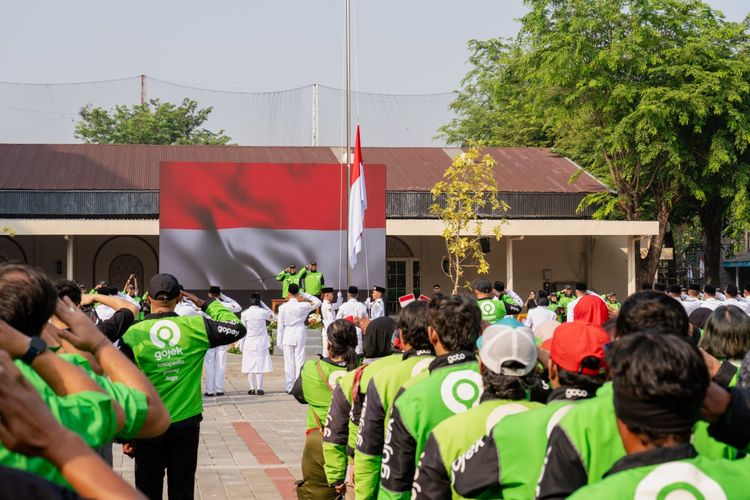Satu Semangat Satu Keluarga, Spirit Gojek dan Ratusan Mitra Driver Rayakan HUT Ke-81 RI