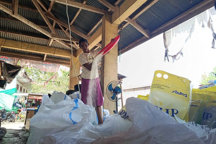 Harga Beras di Labuan Bajo Naik, Pedagang Beli dari Petani hingga Rp 800.000 per Karung