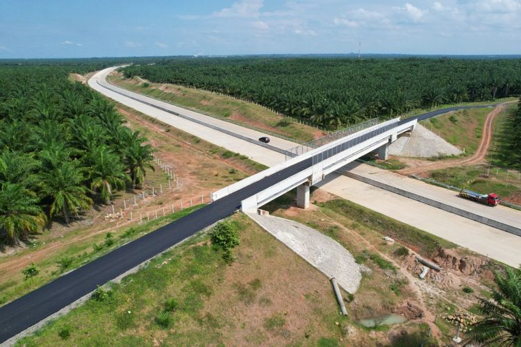 Tol kuala Tanjung-Tebing Tinggi-Parapat.
