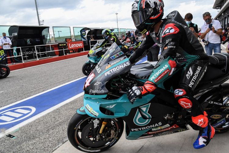 Andrea Dovizioso saat berlaga pada MotoGP San Marino 2021. (Photo by ANDREAS SOLARO / AFP)