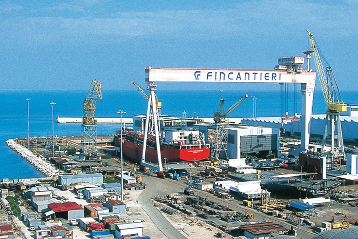 Galangan kapal Fincantieri di Italia.