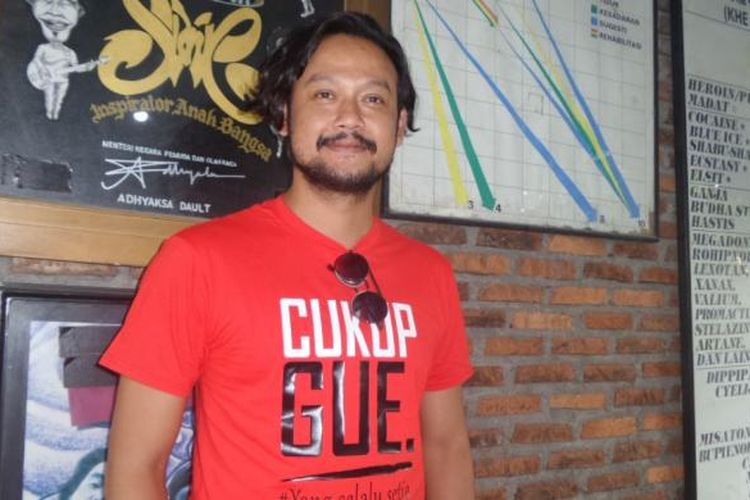 Dwi Sasono usai jumpa pers film Cukup Gue di markas Slank, Jalan Potlot III, Jakarta Selatan, Sabtu (22/10/2016).