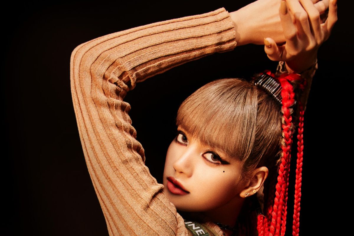 Lisa Blackpink minta maaf soal gaya rambutnya yang menimbulkan kontroversi.