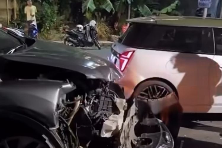 Nissan X-Trail Tabrak CR-V dan Mobil Listrik di Jakbar, Satu Pengemudi Tewas