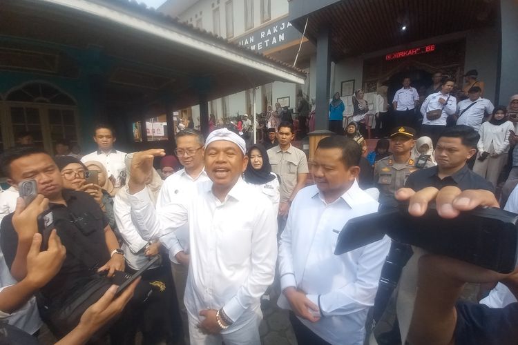 Pantau Pilkades Digital di Sumedang, KDM: Dulu Dicoblos, Sekarang Cukup Diusap