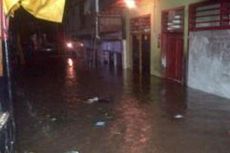 Banjir Satu Meter, Warga Kampung Melayu Mengungsi