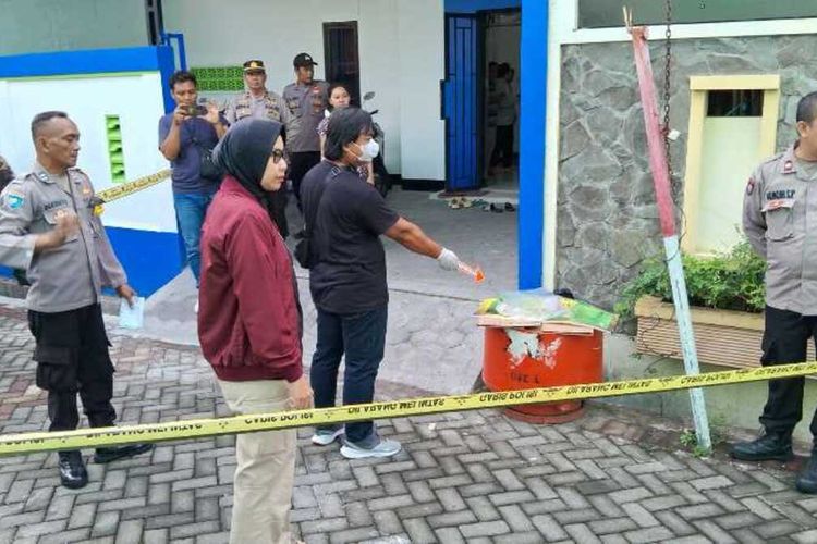 Penemuan mayat bayi di Jalan Berlian Kelurahan Mangunharjo, Tembalang, Kota Semarang, Jawa Tengah (Jateng). Jumat (24/5/2024).