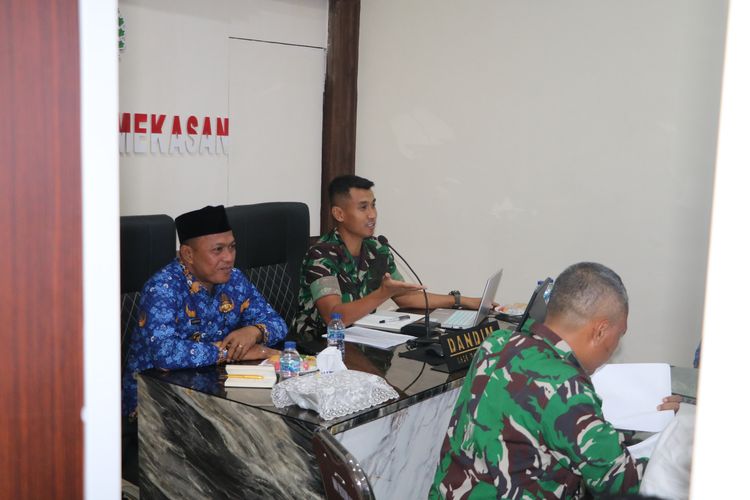 Pemkab menggelar rakor percepatan pembangunan Koperasi Merah Putih, Senin (17/11/2025)