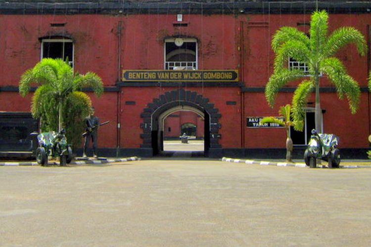 Bagian depan Benteng Van der Wijck di Gombong, Kabupaten Kebumen, Jawa Tengah.
