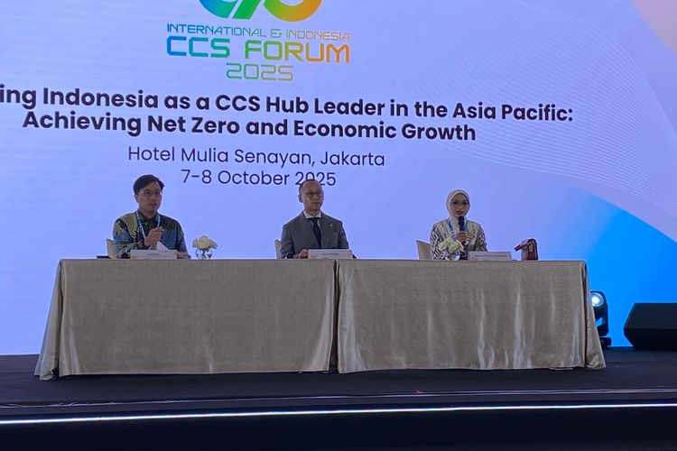 Konferensi pers International & Indonesia Carbon Capture and Storage (IICCS) Forum di Jakarta Pusat, Selasa (7/10/2025).