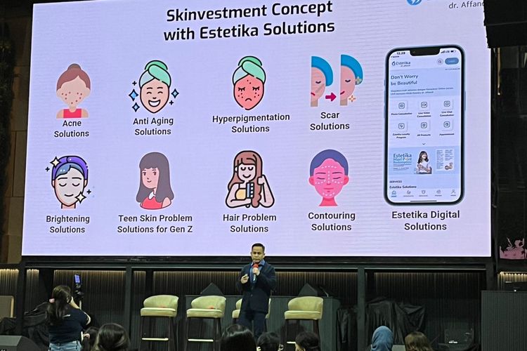 Dr. Hengky N Affandi, CEO Estetika Dr.Affandi, saat melakukan presentasi seputar investasi kulit pada launching Skinvestment Concept with Estetika Solutions, Minggu (25/9/22).