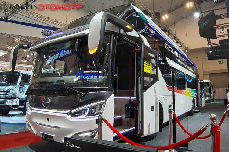 Sleeper Bus Laksana di GIIAS 2019