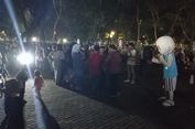 HUT Jakarta, Warga Asyik Goyang Diiringi Orkes Dangdut di Monas