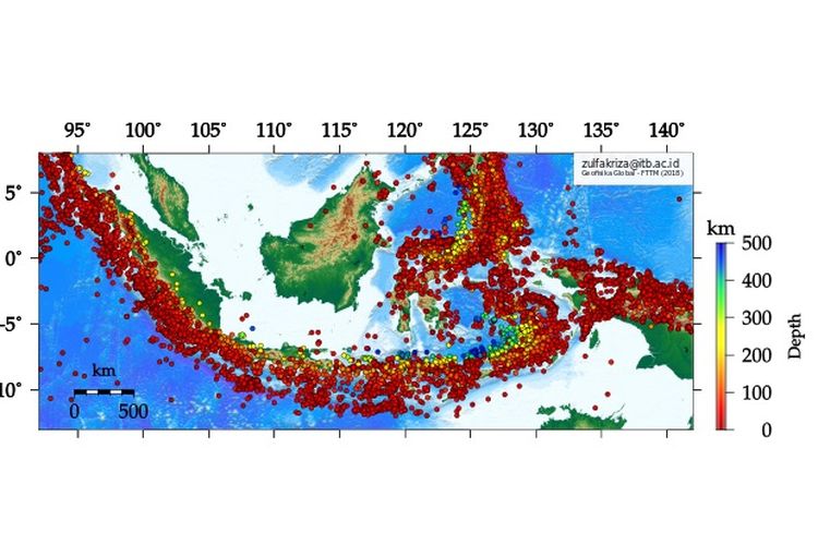 Sebaran kejadian gempa bumi di Indonesia dengan megnitudo lebih besar dari 5 sejak 1976 - 2016 berdasarkan data katalog USGS. Degradasi warna lingkaran merah - biru menunjukkan kedalaman posisi sumber gempa bumi (hiposenter).