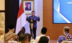 Menaker Tekankan Komunikasi Publik Jadi Kunci Profesionalitas Layanan