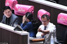 Protes kepada PM Thailand, Politisi Ini Sayat Pergelangan Tangan Saat Sidang Parlemen