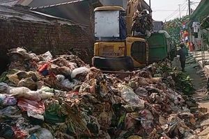 Hakim MK: Kita Semua Risau dengan Tumpukan Sampah, Lingkungan Sehat Belum Bisa Dijamin Negara