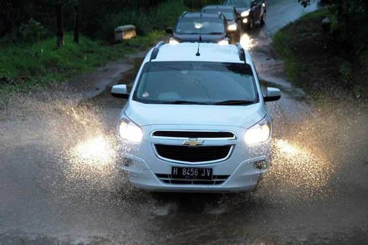 Chevrolet Indonesia memberikan tips bagaimana menerjang banjir.