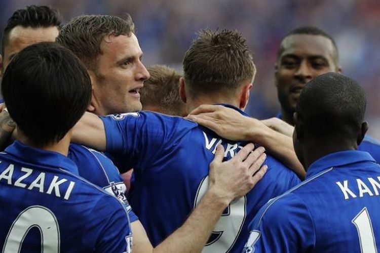 Para pemain Leicester City merayakan gol ke gawang Everton, dalam lanjutan Premier League di Stadion King Power, Sabtu (7/5/2016) waktu setempat.