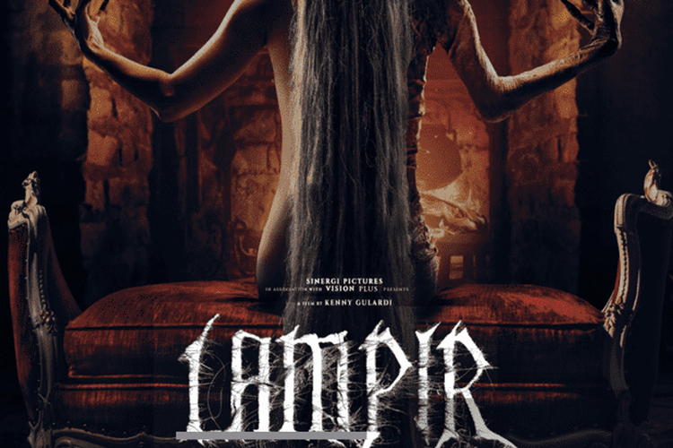 Poster film Lampir baru saja dirilis dengan menampilkan sosok wanita berambut putih panjang dan berkuku tajam. 