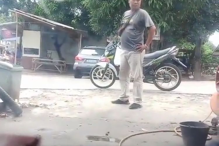 Tangkapan Layar Pria Pelaku Pemalakan Bengkel Motor di Ciputat Tangsel