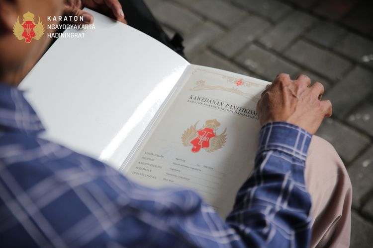 Serat kekancingan yang dikeluarkan Kawedanan Panitikisma sebagai bentuk izin pemanfaatan atas Tanah Kasultanan.