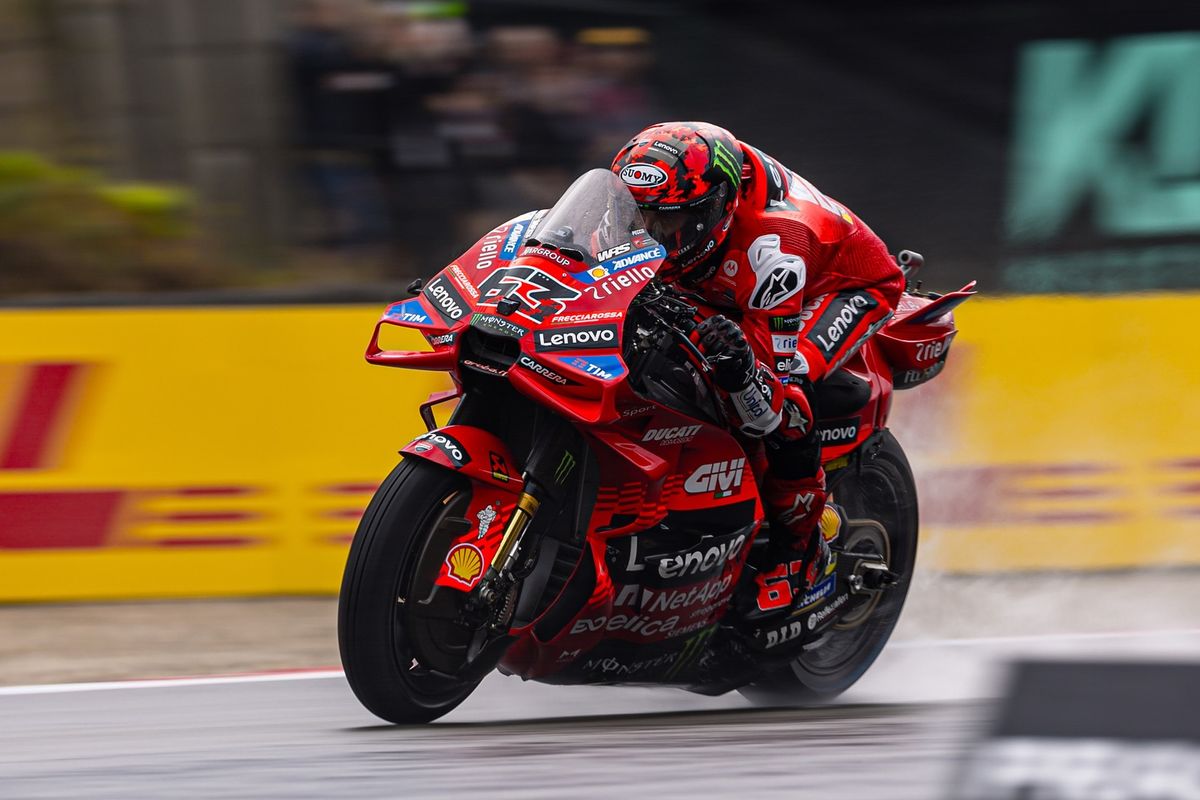 Francesco Bagnaia saat berlaga pada MotoGP Ceko 2025