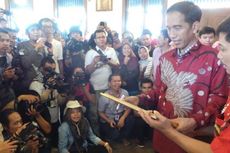 Jokowi Belanja Rp 2,6 Juta untuk Tiga Batik Trusmi Cirebon