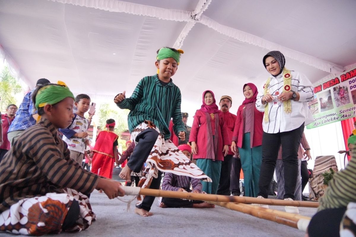 Bupati Klaten Sri Mulyani kembali menyelenggarakan program Sambang Warga di Desa Joton, Kecamatan Jogonalan, Kabupaten Klaten, Jawa Tengah, Rabu (11/9/2024).