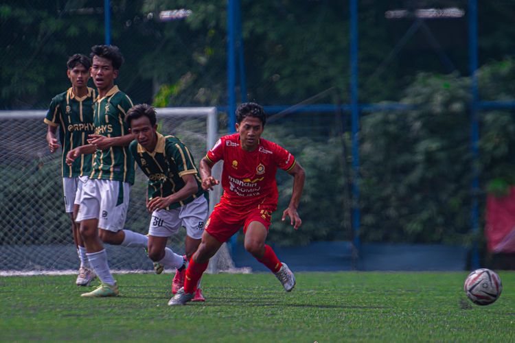 Pertandingan babak 16 besar Piala Gubernur DKI Jakarta antara ASIOP FC vs PS Bintang Kranggan, Kamis (2/4/2026).