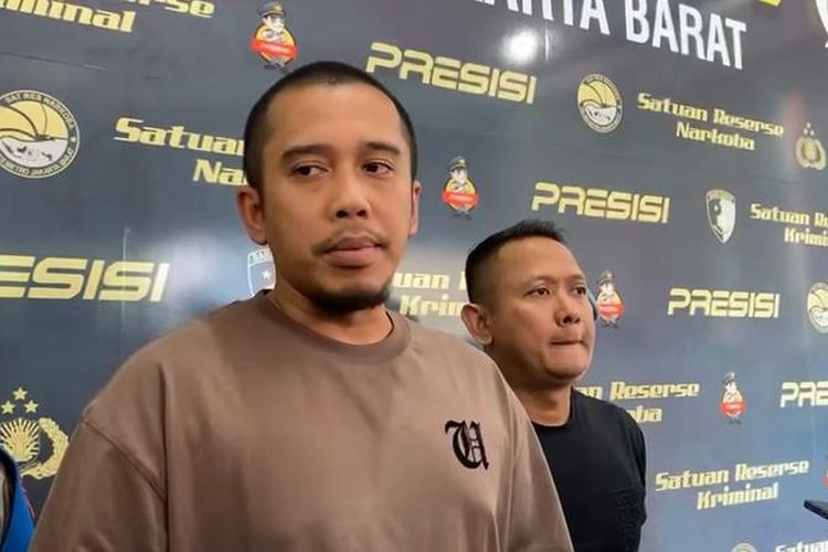 Kasatres Narkoba Polres Metro Jakarta Barat AKBP Indrawienny Panjiyoga menjelaskan terkait penangkapan Ammar Zoni di Mapolres Metro Jakarta Barat, Rabu (13/12/2023). 