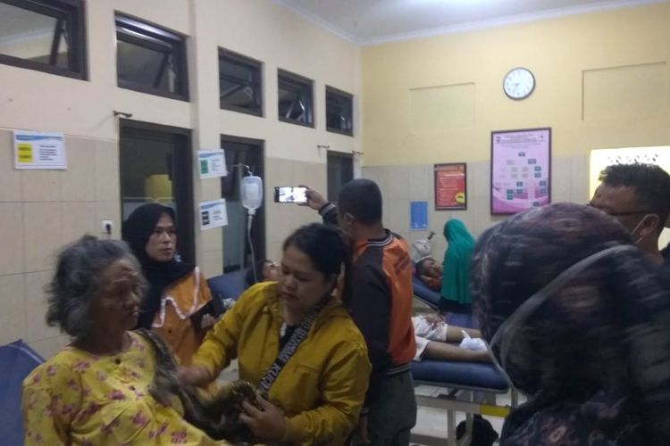 Korban kecelakaan bus di Payungsari, Ciamis dirawat di Puskesmas Payungsari, Sabtu (21/5/2022)