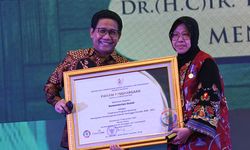 Dukung Pembangunan Daerah Tertinggal, Kemensos Raih Penghargaan dari Kemendesa PDTT