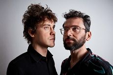 Lirik dan Chord Lagu Time to Pretend dari MGMT