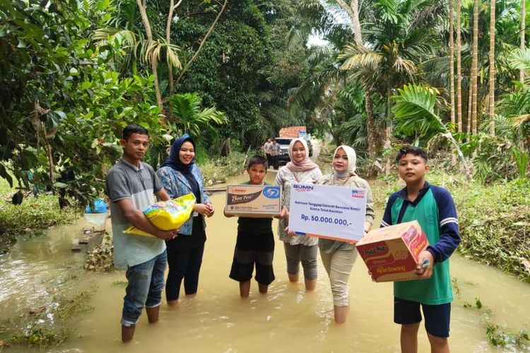 BRI melalui program corporate social responsibility (CSR) BRI Peduli memberikan bantuan kepada korban bencana banjir di berbagai wilayah Tanah Air. 