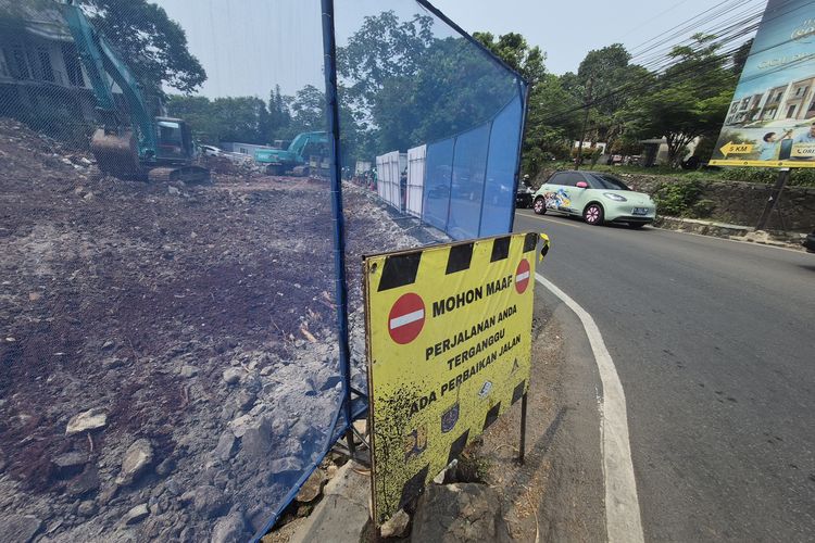 Simpang Parung Bingung Depok Mulai Dilebarkan, 3 Alat Berat Turun ke Lokasi