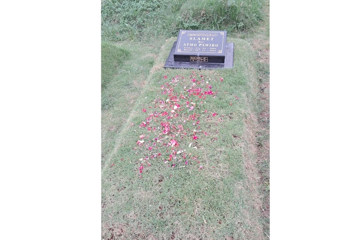 Makam ayah Panji Lambang Suharto, Slamet. 
