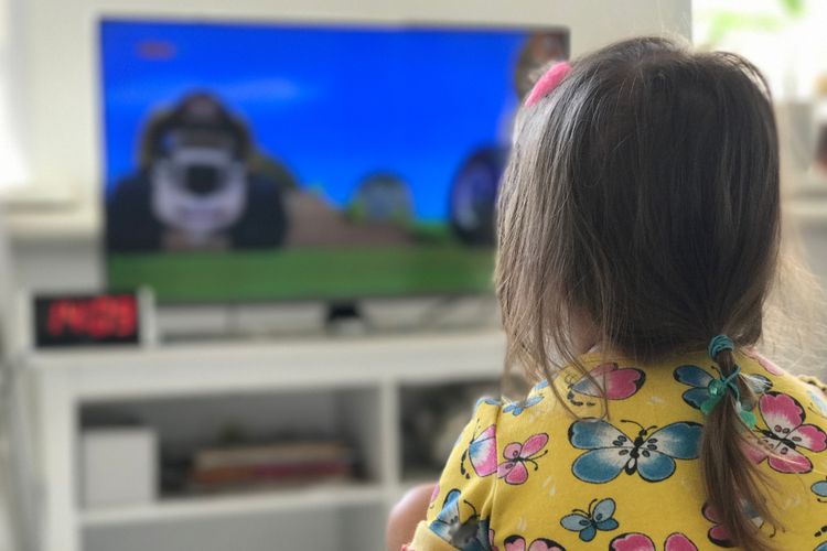 Anak Nonton Tv Terlalu Sering Waspadai Dampak Negatifnya Halaman All Kompas Com