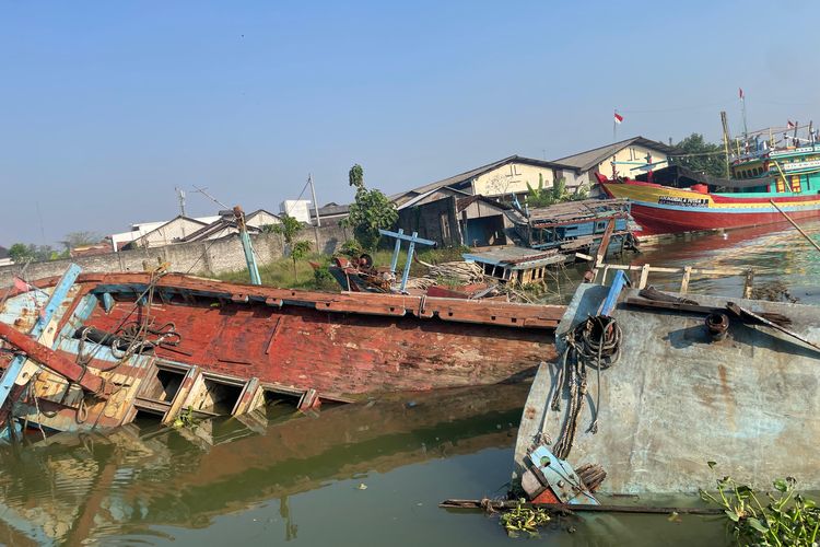 26 Kapal Mangkrak Ditemukan di Juwana Pati, Dinilai Menghambat Lalu Lintas Sungai