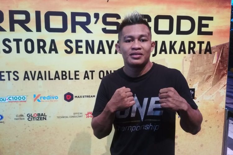 Atlet MMA ONE Championship Indonesia, Adrian Mattheis, saat menghadiri acara Meets and Greets ONE: Warriors Code di Gandaria City, Sabtu 25 Januari 2020.