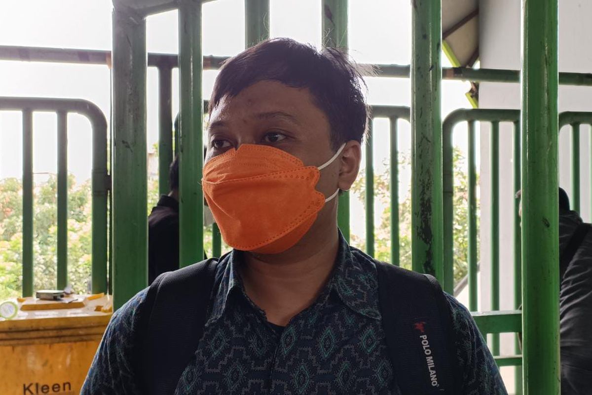 Attabiq Rustam Adhi (23), salah satu pencari kerja yang hadir di acara job fair saat ditemui di lantai 2 Stadion Patriot Candrabhaga, Bekasi Selatan, Kota Bekasi, Kamis (16/3/2023).